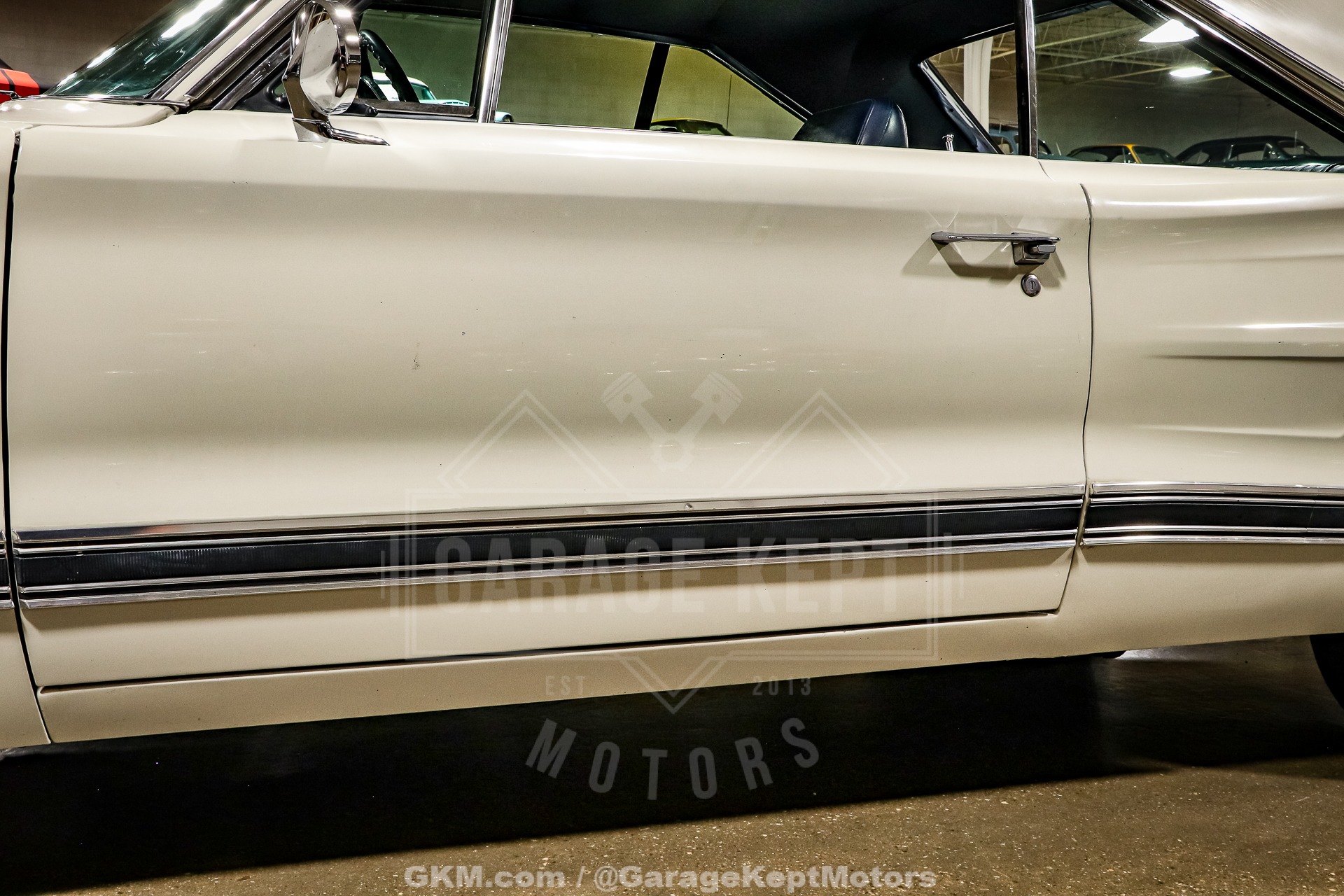 Unknown-Coronet-1967-White-Blue-39