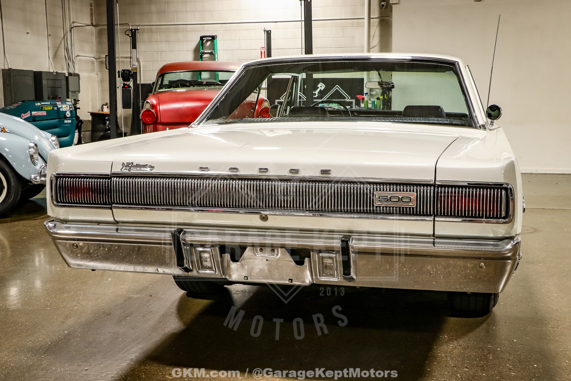 Unknown-Coronet-1967-White-Blue-48