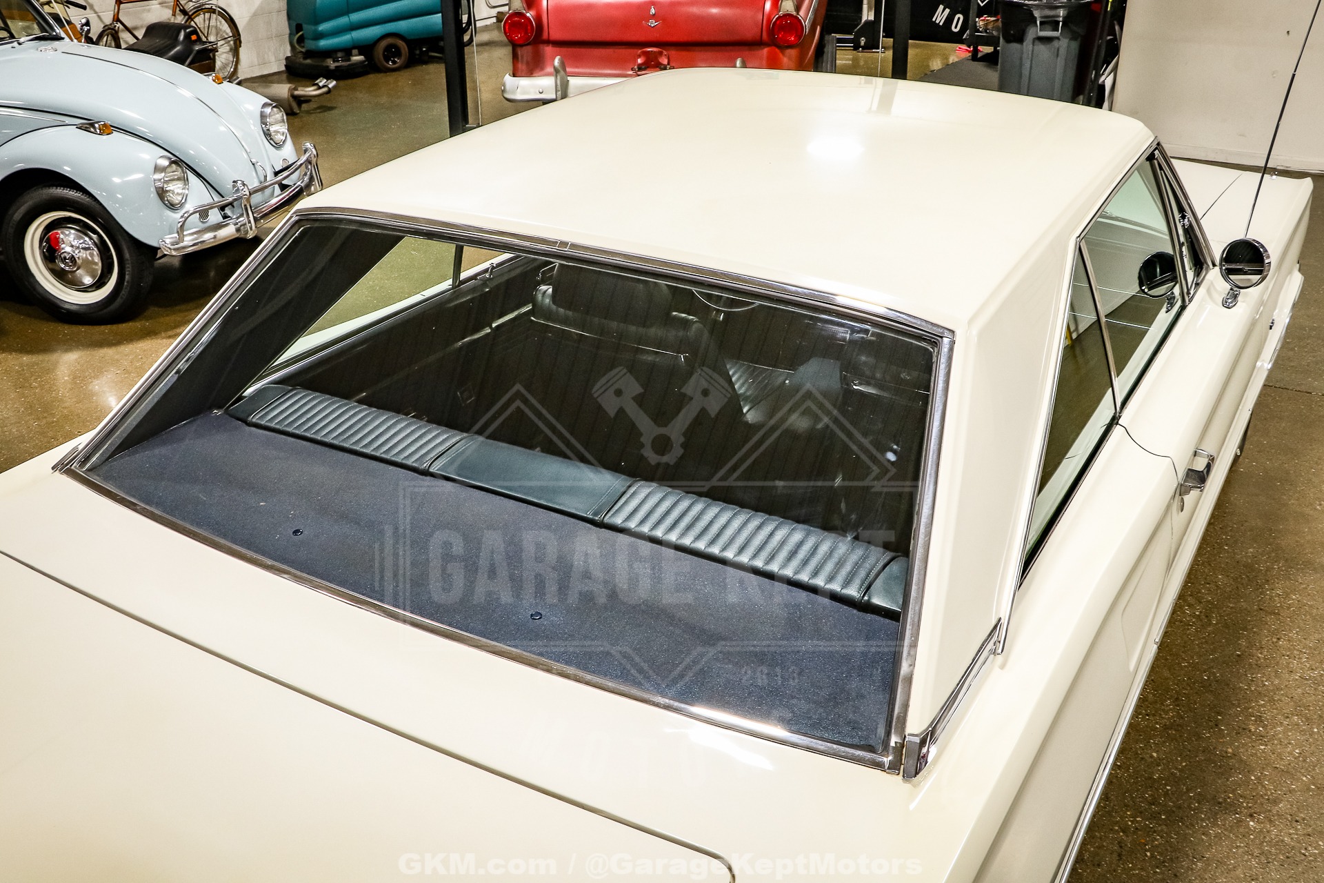 Unknown-Coronet-1967-White-Blue-49