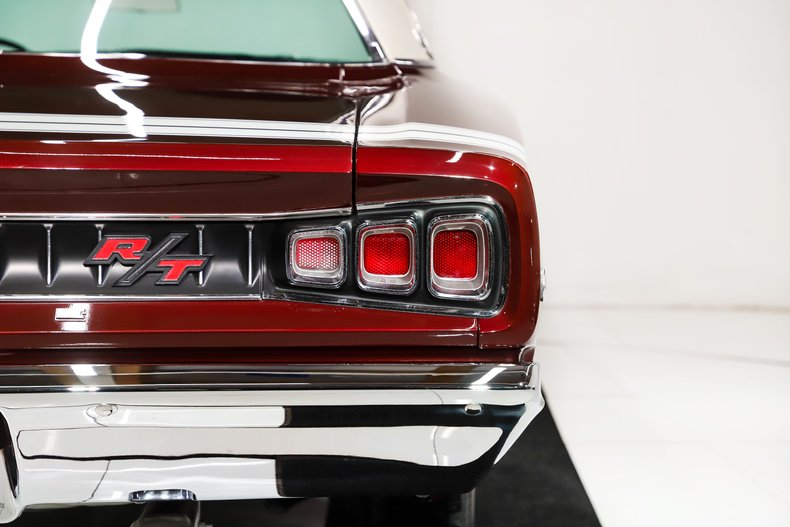 Unknown-Coronet-1968-Burgundy-Metallic-Pearl-White-49