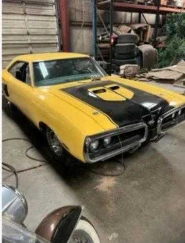 Unknown-Coronet-1970-Yellow-Black-12