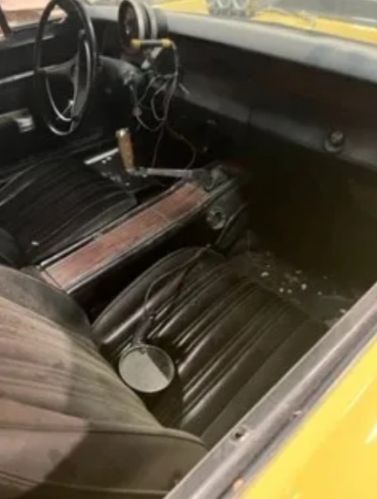 Unknown-Coronet-1970-Yellow-Black-7
