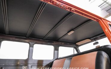 Unknown-Corvair-1962-Mango-Tango-Black-Houndstooth-41