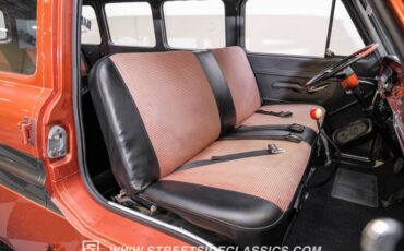 Unknown-Corvair-1962-Mango-Tango-Black-Houndstooth-43