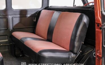 Unknown-Corvair-1962-Mango-Tango-Black-Houndstooth-44
