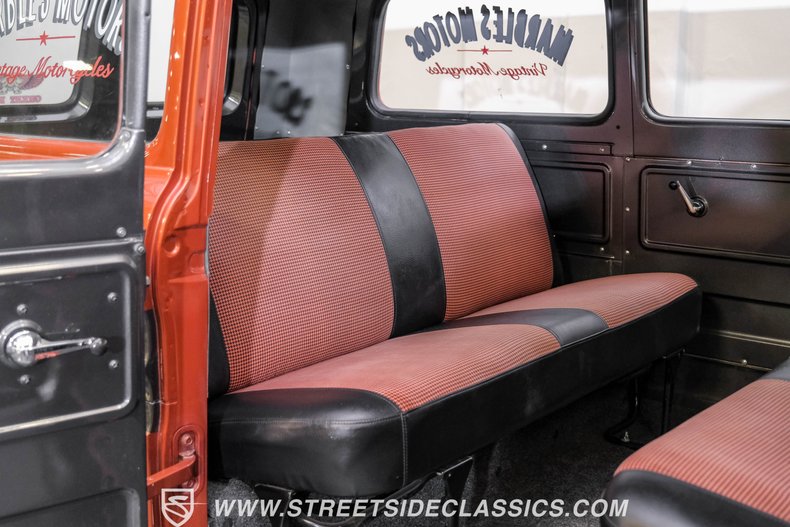Unknown-Corvair-1962-Mango-Tango-Black-Houndstooth-45