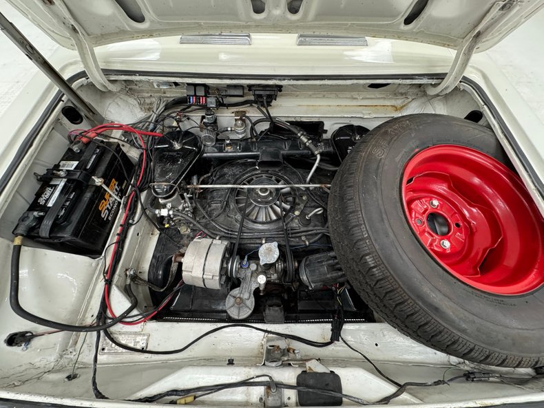 Unknown-Corvair-1963-Ermine-White-Red-43