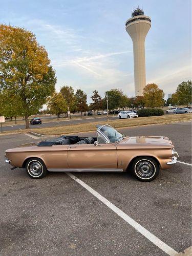 Unknown-Corvair-1963-Gold-Black-3