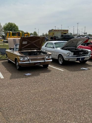 Unknown-Corvair-1963-Gold-Black-4