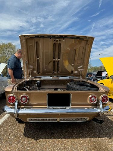 Unknown-Corvair-1963-Gold-Black-8