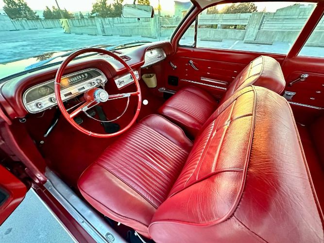 Unknown-Corvair-1963-Red-Red-vinyl-14