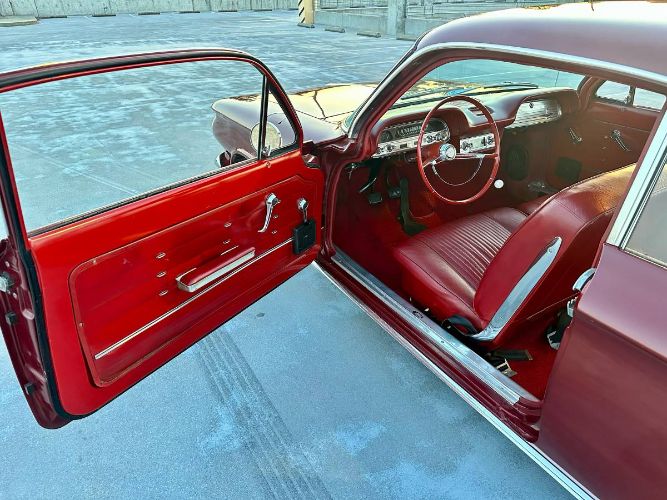 Unknown-Corvair-1963-Red-Red-vinyl-15