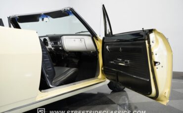 Unknown-Corvair-1965-Butternut-Yellow-Black-32