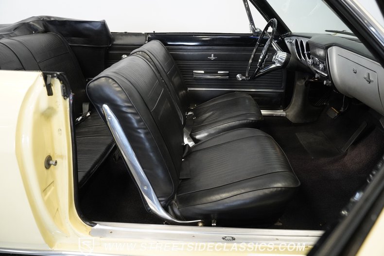 Unknown-Corvair-1965-Butternut-Yellow-Black-34