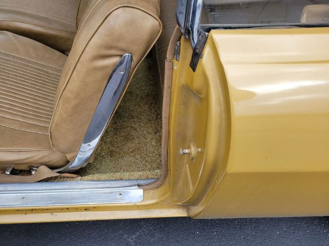 Unknown-Corvair-1965-Gold-Tan-12