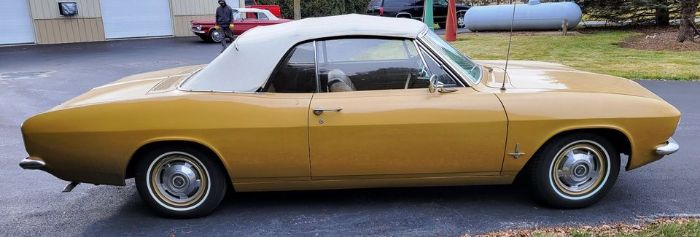 Unknown-Corvair-1965-Gold-Tan-17