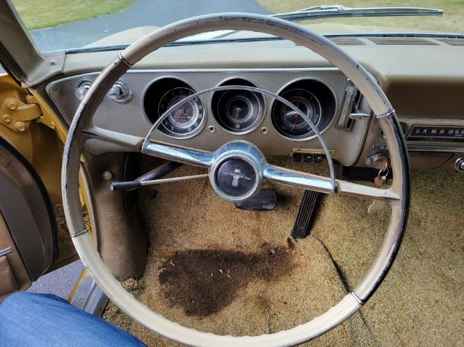 Unknown-Corvair-1965-Gold-Tan-6