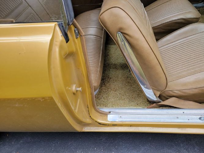 Unknown-Corvair-1965-Gold-Tan-9