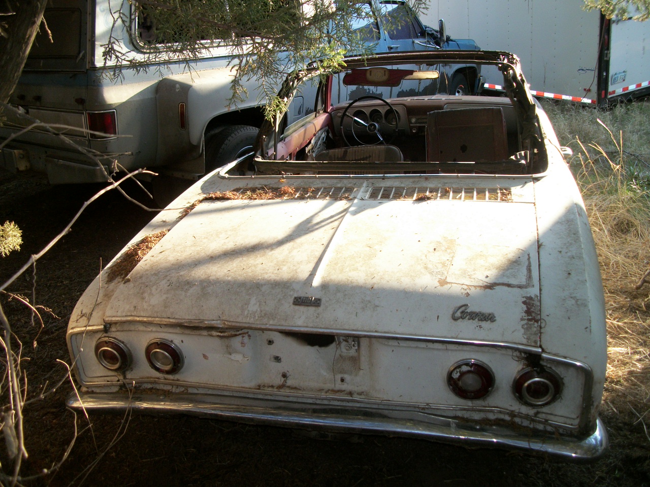Unknown-Corvair-1965-white-red-2