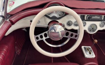 Unknown-Corvette-1953-Ermine-White-Burgundy-10