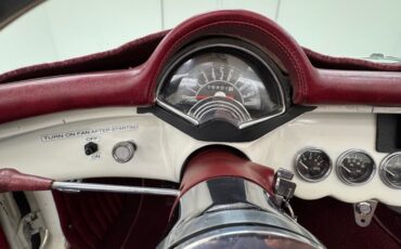 Unknown-Corvette-1953-Ermine-White-Burgundy-15