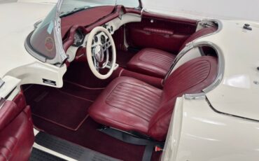 Unknown-Corvette-1953-Ermine-White-Burgundy-16