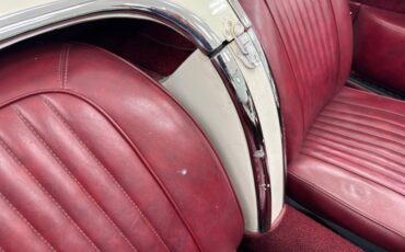 Unknown-Corvette-1953-Ermine-White-Burgundy-21
