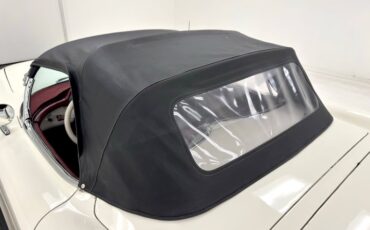 Unknown-Corvette-1953-Ermine-White-Burgundy-30