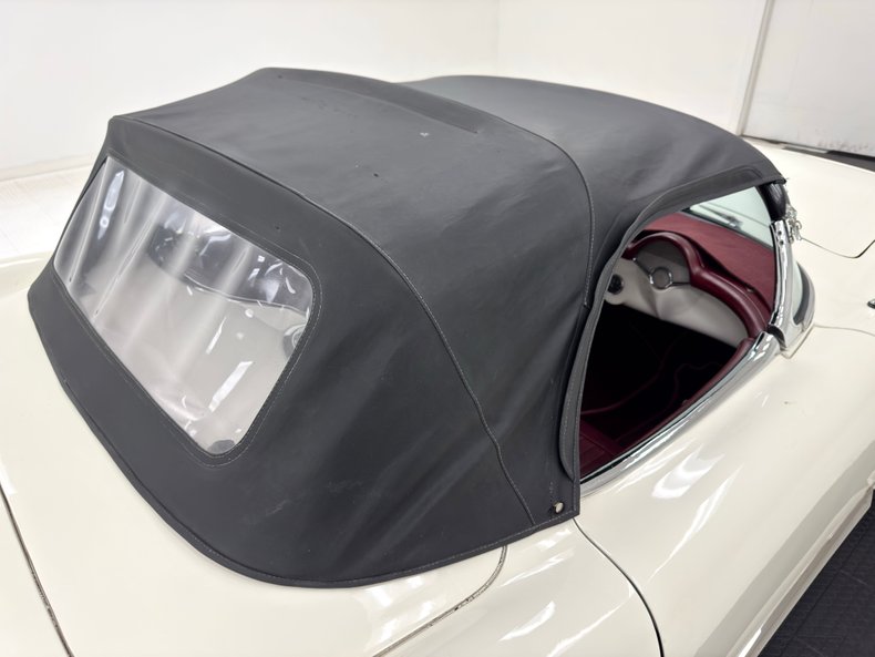 Unknown-Corvette-1953-Ermine-White-Burgundy-31
