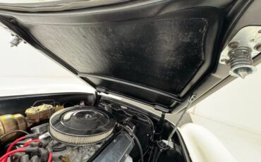 Unknown-Corvette-1953-Ermine-White-Burgundy-40