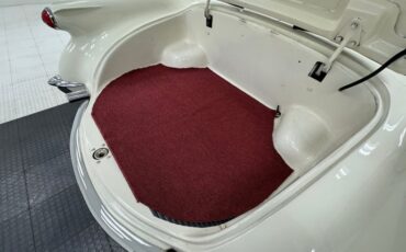 Unknown-Corvette-1953-Ermine-White-Burgundy-44