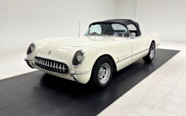 Unknown-Corvette-1953-Ermine-White-Burgundy-47
