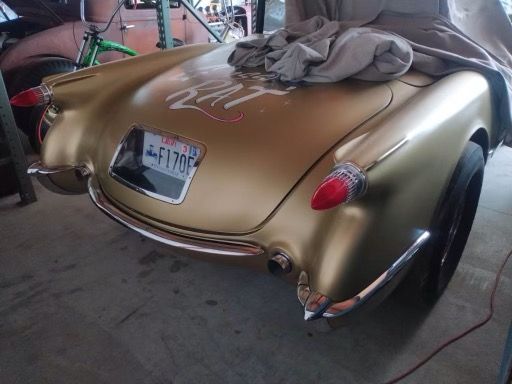 Unknown-Corvette-1954-Gold-Black-2