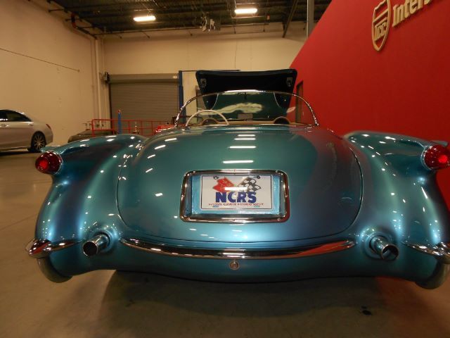 Unknown-Corvette-1954-Pennant-Blue-Tan-18