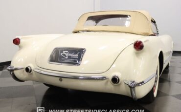 Unknown-Corvette-1954-Polo-White-Red-10