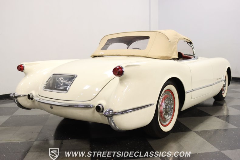 Unknown-Corvette-1954-Polo-White-Red-11