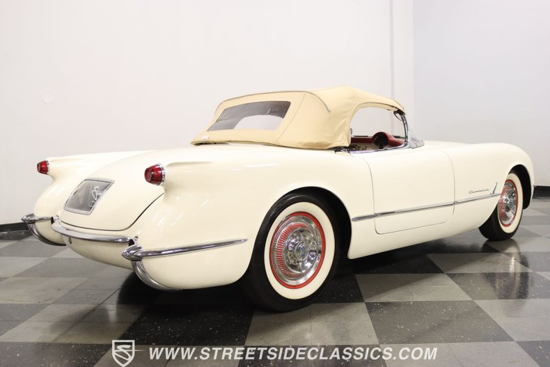 Unknown-Corvette-1954-Polo-White-Red-12
