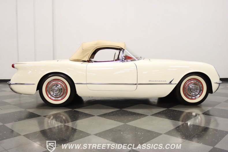 Unknown-Corvette-1954-Polo-White-Red-13