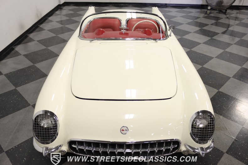 Unknown-Corvette-1954-Polo-White-Red-19