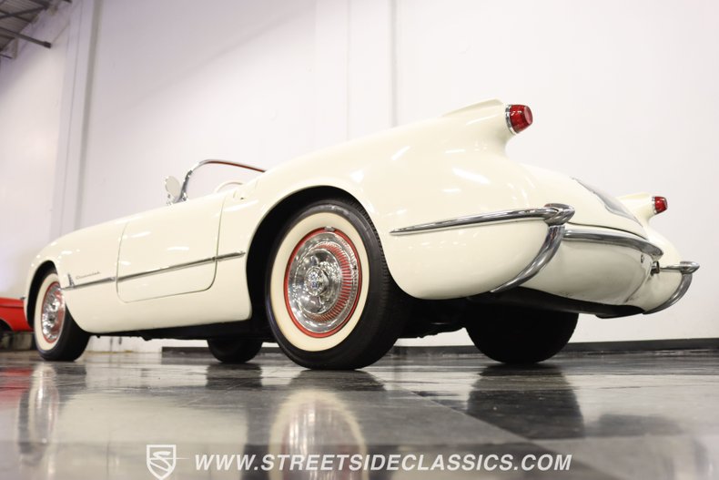 Unknown-Corvette-1954-Polo-White-Red-23