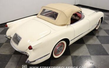 Unknown-Corvette-1954-Polo-White-Red-24