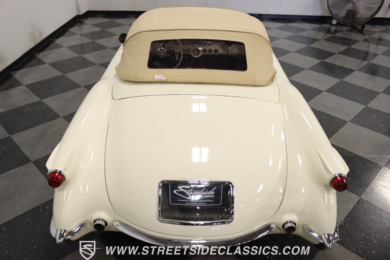 Unknown-Corvette-1954-Polo-White-Red-25