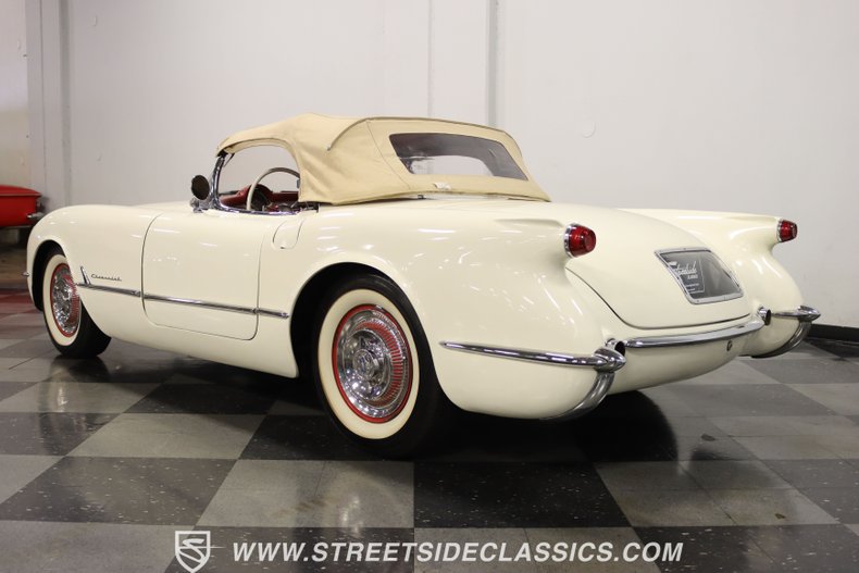 Unknown-Corvette-1954-Polo-White-Red-3