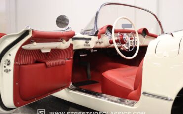 Unknown-Corvette-1954-Polo-White-Red-31
