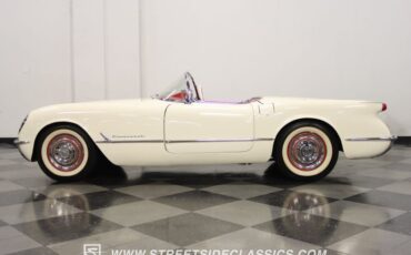 Unknown-Corvette-1954-Polo-White-Red