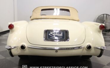 Unknown-Corvette-1954-Polo-White-Red-4