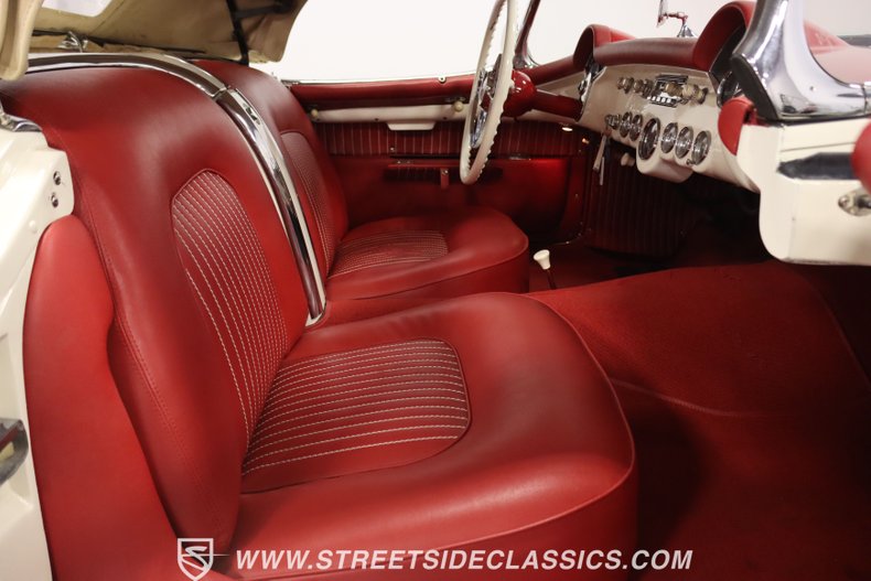 Unknown-Corvette-1954-Polo-White-Red-42