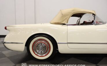 Unknown-Corvette-1954-Polo-White-Red-7