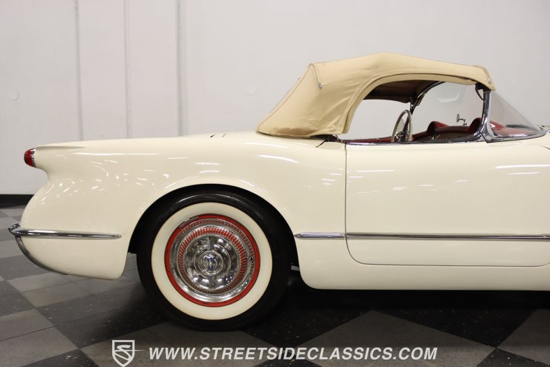 Unknown-Corvette-1954-Polo-White-Red-7