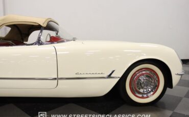 Unknown-Corvette-1954-Polo-White-Red-8
